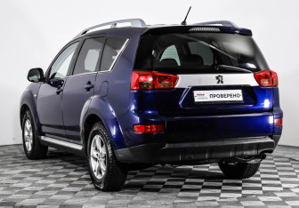 Подержанный автомобиль Peugeot 4007 2010 года (7 фото)