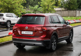 Подержанный автомобиль Volkswagen Tiguan 2017 года (6 фото)