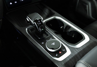 Подержанный автомобиль Jaecoo J7 2023 года (18 фото)