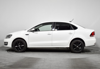 Подержанный автомобиль Volkswagen Polo Sedan 2018 года (8 фото)