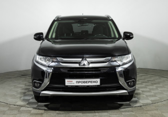 Подержанный автомобиль Mitsubishi Outlander 2015 года (2 фото)