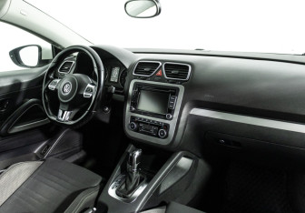 Подержанный автомобиль Volkswagen Scirocco 2011 года (9 фото)