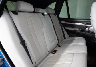 Подержанный автомобиль BMW X5 M 2017 года (16 фото)