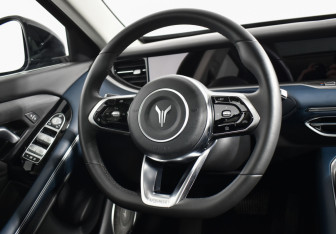 Подержанный автомобиль Voyah Free 2023 года (17 фото)