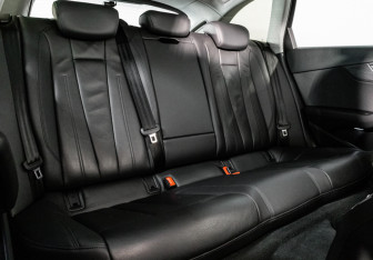 Подержанный автомобиль Audi A4 allroad 2016 года (27 фото)