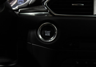 Подержанный автомобиль Mazda CX-5 2021 года (18 фото)