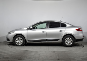 Подержанный автомобиль Renault Fluence 2014 года (8 фото)