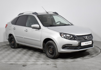 Подержанный автомобиль LADA (ВАЗ) Granta Liftback 2019 года (3 фото)