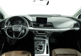 Подержанный автомобиль Audi Q5 2017 года (13 фото)