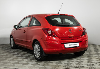 Подержанный автомобиль Opel Corsa 2007 года (7 фото)