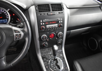 Подержанный автомобиль Suzuki Grand Vitara 2010 года (17 фото)