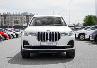 Подержанный автомобиль BMW X7 2019 года (2 фото)