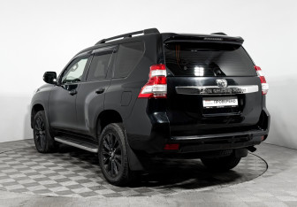 Подержанный автомобиль Toyota Land Cruiser Prado 2015 года (7 фото)