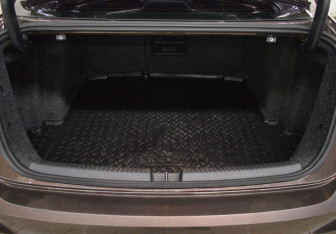 Подержанный автомобиль Volkswagen Jetta Sedan 2016 года (16 фото)