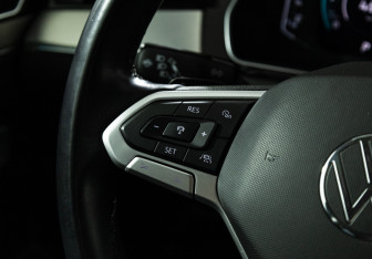 Подержанный автомобиль Volkswagen Passat Sedan 2020 года (25 фото)