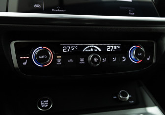 Подержанный автомобиль Audi Q3 Sportback 2020 года (16 фото)