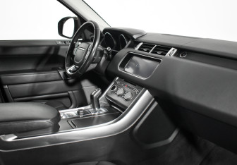 Подержанный автомобиль Land Rover Range Rover Sport 2017 года (14 фото)