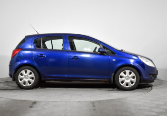 Подержанный автомобиль Opel Corsa 2008 года (4 фото)