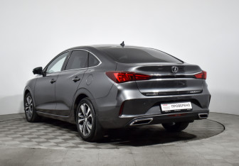 Подержанный автомобиль Changan Eado Plus 2023 года (7 фото)