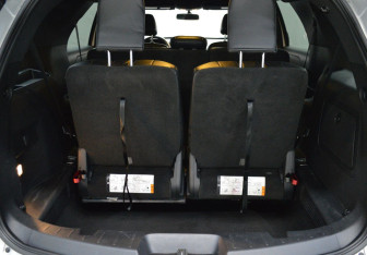 Подержанный автомобиль Ford Explorer 2017 года (18 фото)