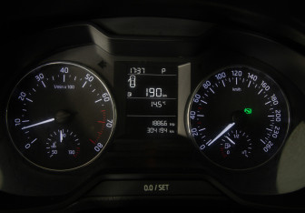 Подержанный автомобиль Skoda Octavia Liftback 2017 года (14 фото)