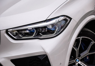 Подержанный автомобиль BMW X5 2021 года (3 фото)