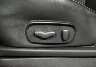 Подержанный автомобиль Nissan Pathfinder 2011 года (20 фото)