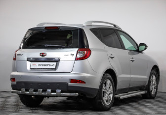 Подержанный автомобиль Geely Emgrand X7 2015 года (4 фото)