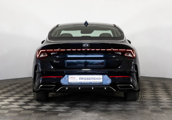 Подержанный автомобиль Kia K5 2021 года (7 фото)