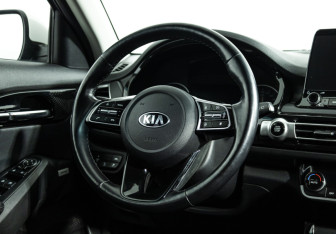 Подержанный автомобиль Kia Seltos 2020 года (15 фото)
