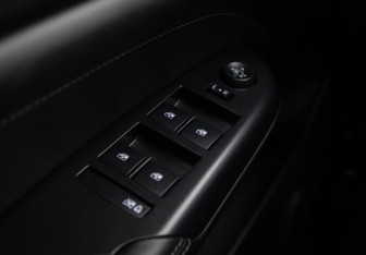 Подержанный автомобиль Cadillac SRX 2013 года (16 фото)