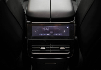 Подержанный автомобиль Voyah Free 2024 года (14 фото)