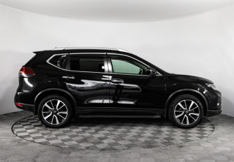 Подержанный автомобиль Nissan X-Trail 2020 года (4 фото)