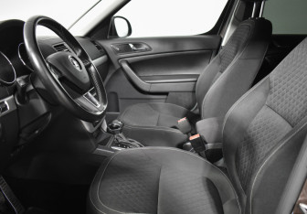 Подержанный автомобиль Skoda Yeti 2016 года (10 фото)