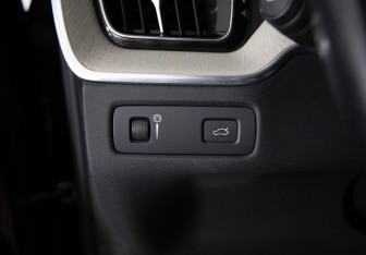 Подержанный автомобиль Volvo XC60 2021 года (24 фото)