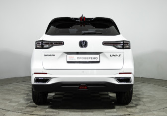 Подержанный автомобиль Changan UNI-S 2024 года (6 фото)