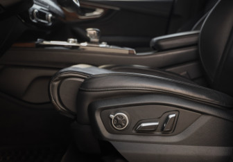 Подержанный автомобиль Audi Q7 2018 года (30 фото)
