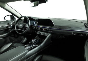 Подержанный автомобиль Hyundai Sonata 2021 года (9 фото)