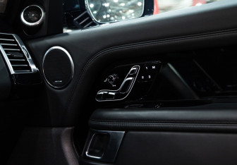 Подержанный автомобиль Land Rover Range Rover 2021 года (22 фото)