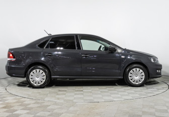 Подержанный автомобиль Volkswagen Polo Sedan 2017 года (4 фото)