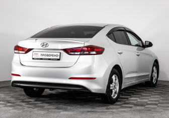 Подержанный автомобиль Hyundai Elantra Sedan 2016 года (5 фото)