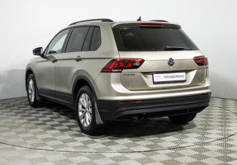 Подержанный автомобиль Volkswagen Tiguan 2017 года (7 фото)
