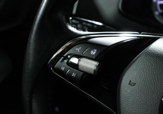 Подержанный автомобиль Skoda Karoq 2021 года (17 фото)