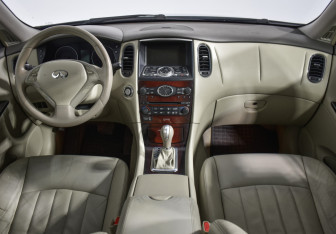 Подержанный автомобиль Infiniti EX 2008 года (13 фото)