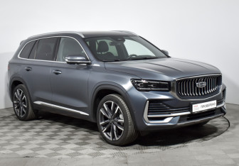 Подержанный автомобиль Geely Monjaro 2024 года (3 фото)