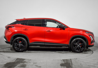 Подержанный автомобиль Omoda C5 2024 года (4 фото)