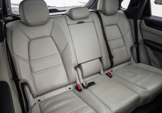 Подержанный автомобиль Porsche Cayenne 2019 года (31 фото)