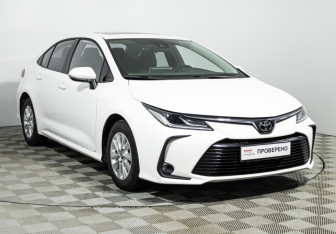 Подержанный автомобиль Toyota Corolla Sedan 2022 года (3 фото)