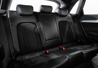 Подержанный автомобиль Audi Q3 2013 года (24 фото)