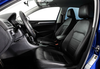 Подержанный автомобиль Volkswagen Passat Sedan 2017 года (25 фото)